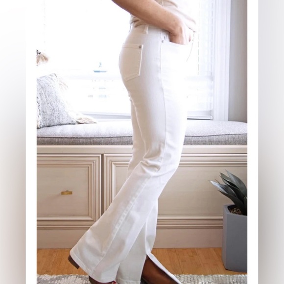 NWT Judy Blue Mid Rise Bootcut White Denim Size 20W - Picture 2 of 14